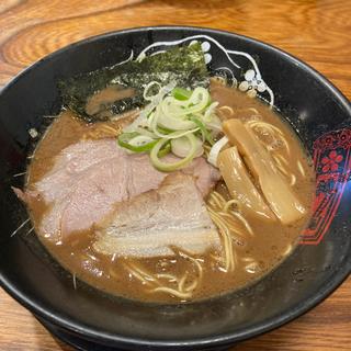 中華そば(金澤濃厚中華そば　神仙 （シンセン）)