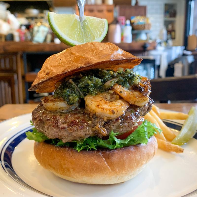 限定　ケイジャンシュリンプチミチュリバーガー(アンバープレイス)