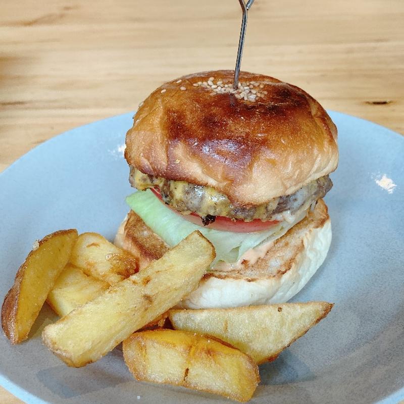 ビージャックチーズバーガー(9 Hamburger & Dining Bar)