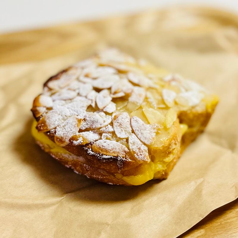 本日のクリームパン(Comme'N TOKYO)