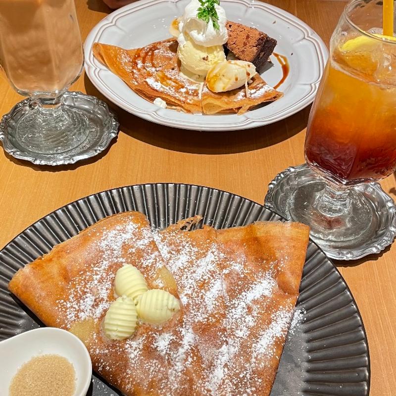 (クレープリーアルション　ティーテーブルカフェ)