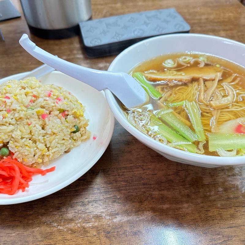 半ラーメン、半チャーハン(寿楽)