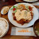 チキン南蛮定食ジューシーモモ(タカチホキッチン)