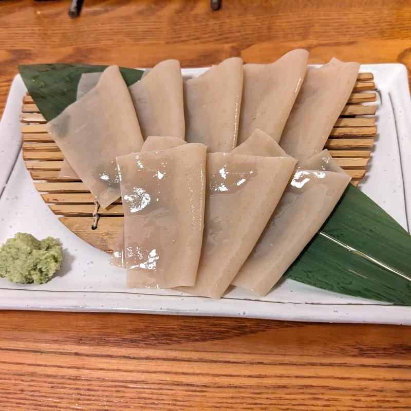 平打ちうどんの刺身仕立て(石臼挽きうどん しゅはり )