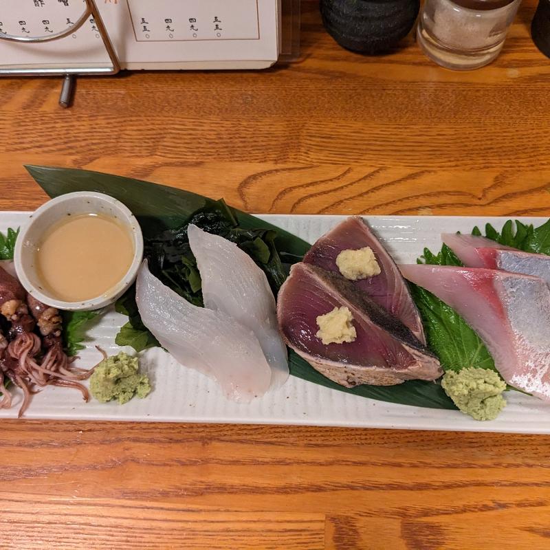 刺身盛り合わせ（1人前）(石臼挽きうどん しゅはり )