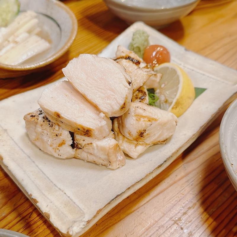 鶏肉のたたき(居腹じらいや)