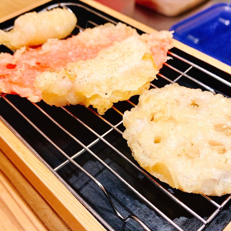 天ぷら(エイヒレ・紅生姜・蓮根)(天ぷらと寿司１８坪)