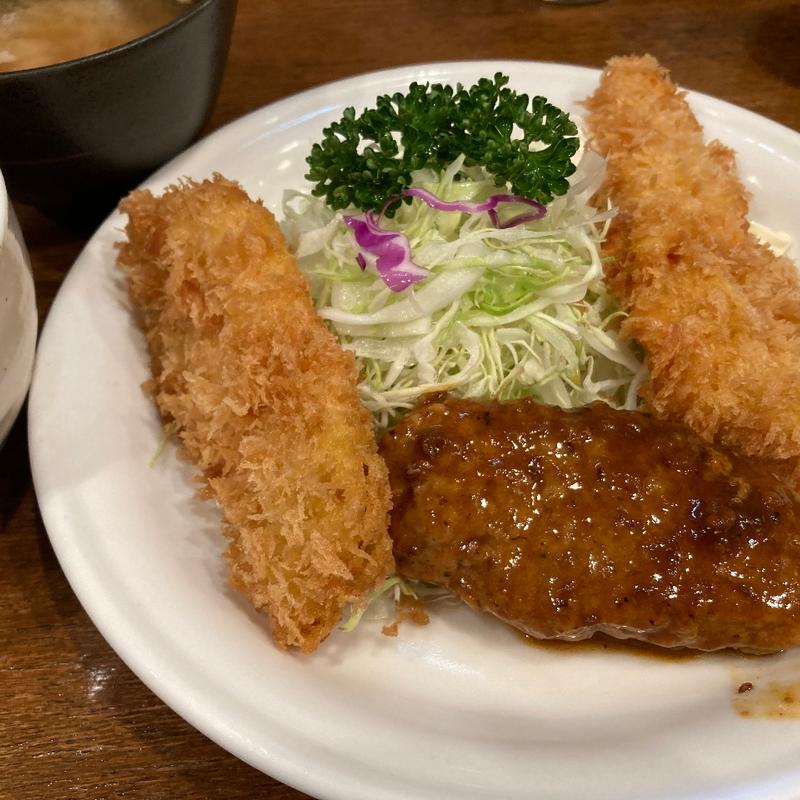 3品盛り　とりカツ、サーモンフライ、ハンバーグ(キッチン大 新小岩１丁目店)