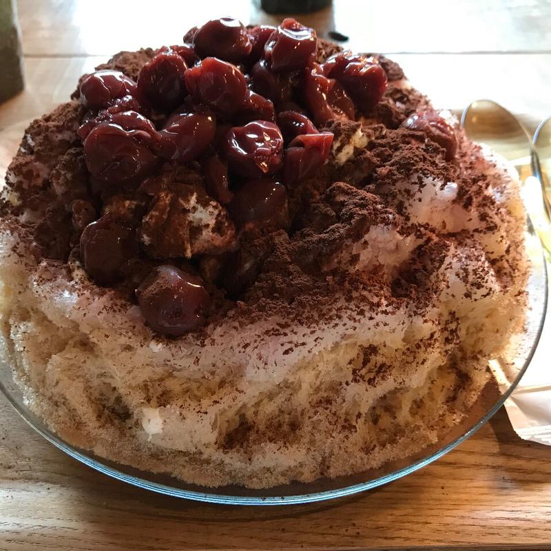 サワーチェリーヨーグルトティラミス(かき氷 薬膳スープ 美生)