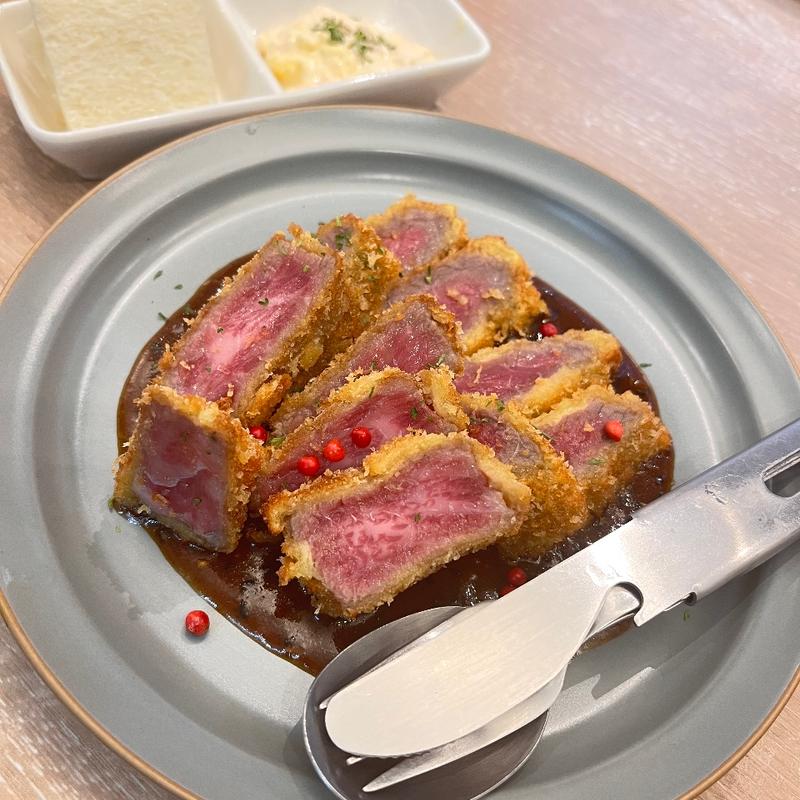 黒毛和牛のレアカツ(大衆酒場 フレンチマン 天王寺店)