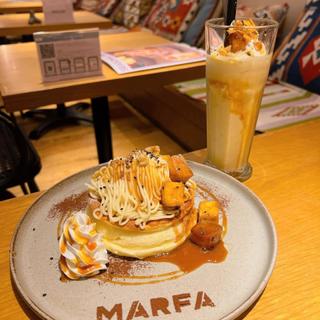 さつまいものモンブランパンケーキ スイートポテトシェイク(MARFA CAFÉ)