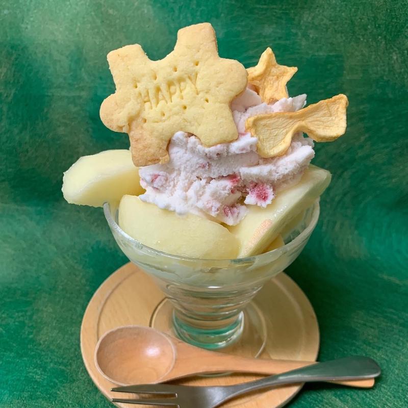 桃のパフェ(丸二果実店 （マルニカジツテン）)