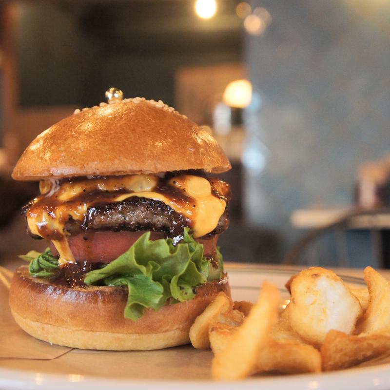 ベーコンチーズバーガー(バーガー喫茶　チルトコ)