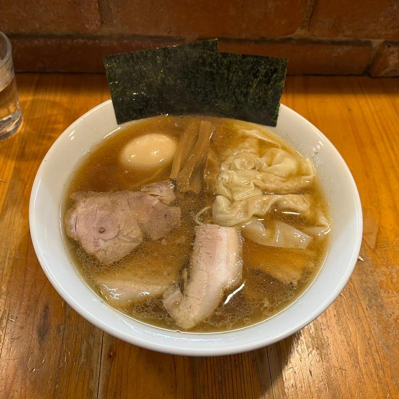 醤油特らーめん(ShiNaChiKu亭 （しなちく亭）)