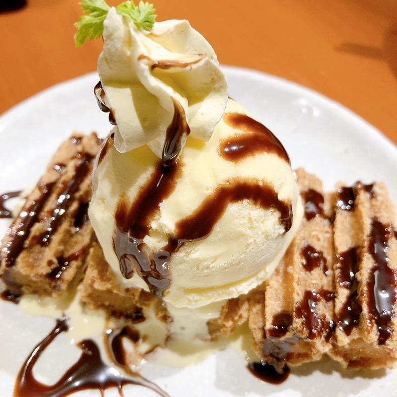 チョコチュロスバニラアイスのせ(かき小屋 豊丸水産 広島本通り店)