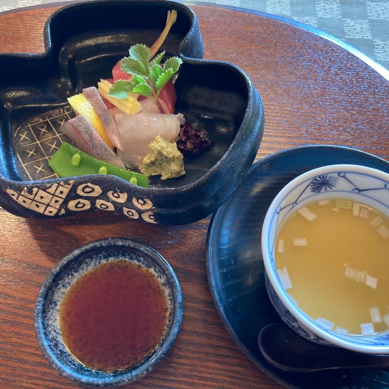 御造りと茶碗蒸し(セントラルホテル・あら井)