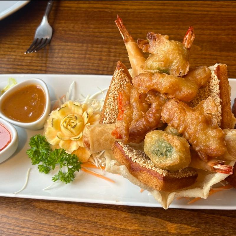 タイ前菜盛り合わせ(Thai Sarocha Restaurant)