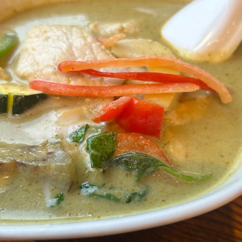 グリーンカレー(Thai Sarocha Restaurant)