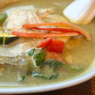 グリーンカレー(Thai Sarocha Restaurant)