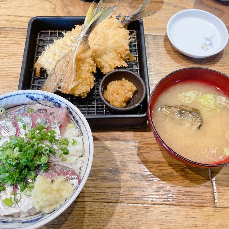 活けあじ丼アジフライ(活あじ丼 内浦)