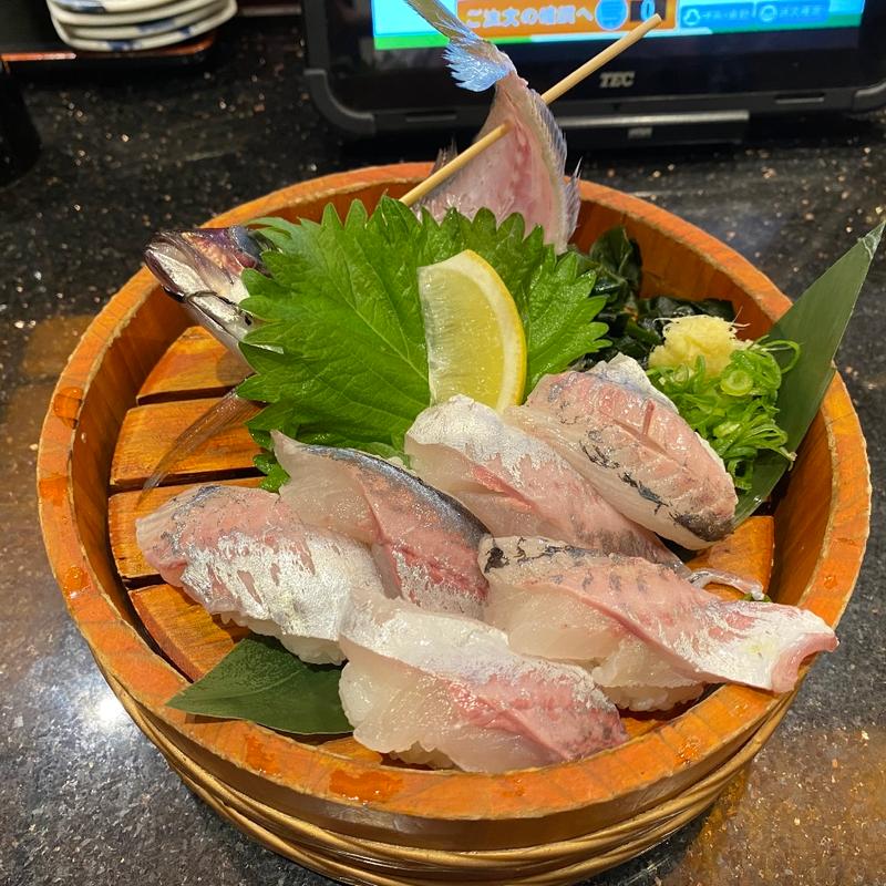 泳がし鯵一匹にぎり(にぎり長次郎 神戸住吉店)