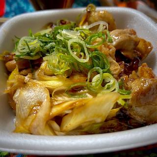 焦がしねぎ焼き鳥丼