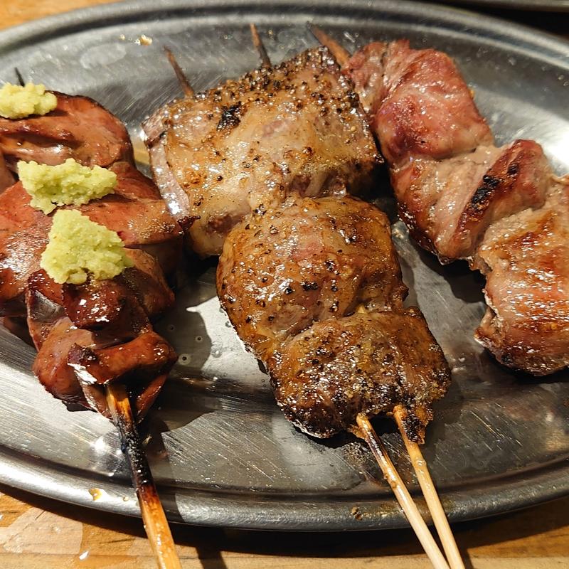 おまかせ3本盛り(もつ焼き おとんば 上野店)