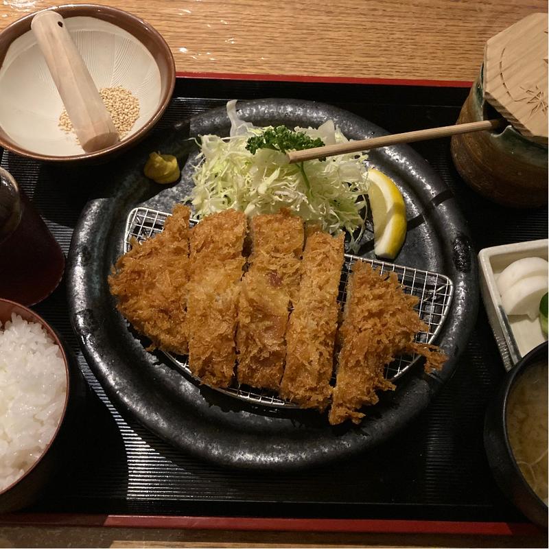 特選ロースカツ定食(お食事処あやの 上野原本店 （オショクジドコロアヤノ）)