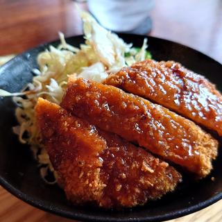牛メンチソースかつ丼(手料理嘉文 )