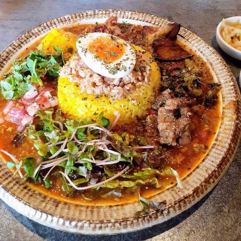 PAKUPAKUプレートin台湾(PAKUPAKU WINE & CURRY LABORATORY（パクパクワインアンドカリーラボラトリー）)