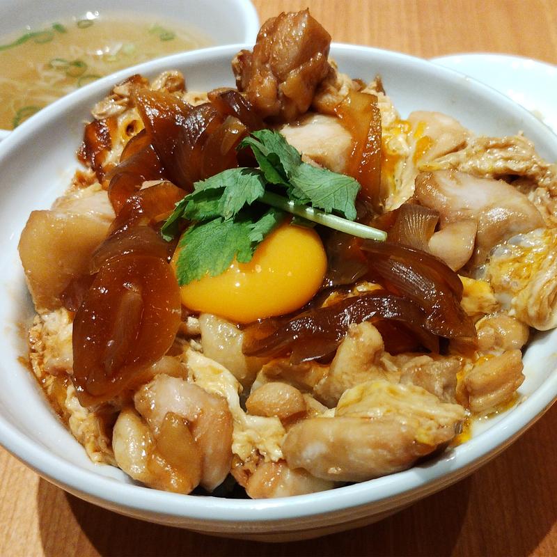 親子丼(鶏串煮込み しみる 天神店)