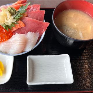 スペシャル海鮮丼(釧ちゃん食堂 （センチャンショクドウ)
