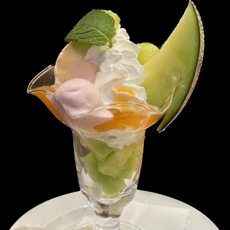 旬のメロンパフェ(BEVALLEY COFFEE)