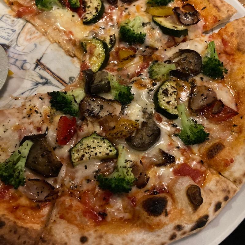 箱根三麓豚ベーコンと箱根野菜のピザ(たび屋 )