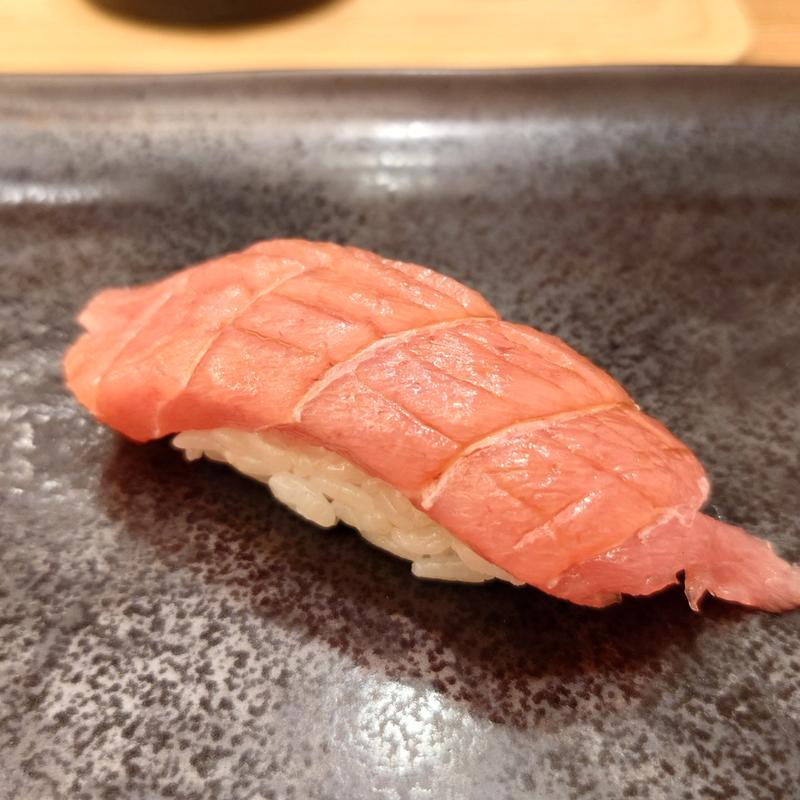 脂バチ中トロ(鮨 あらた)