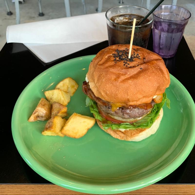 ベーコンチーズバーガー(ビーチ ヒル フード ワークス （Beach Hill Food Works）)