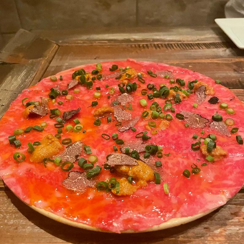 トリュフとキャビアの贅沢なサーロインユッケ(表参道焼肉KINTAN)