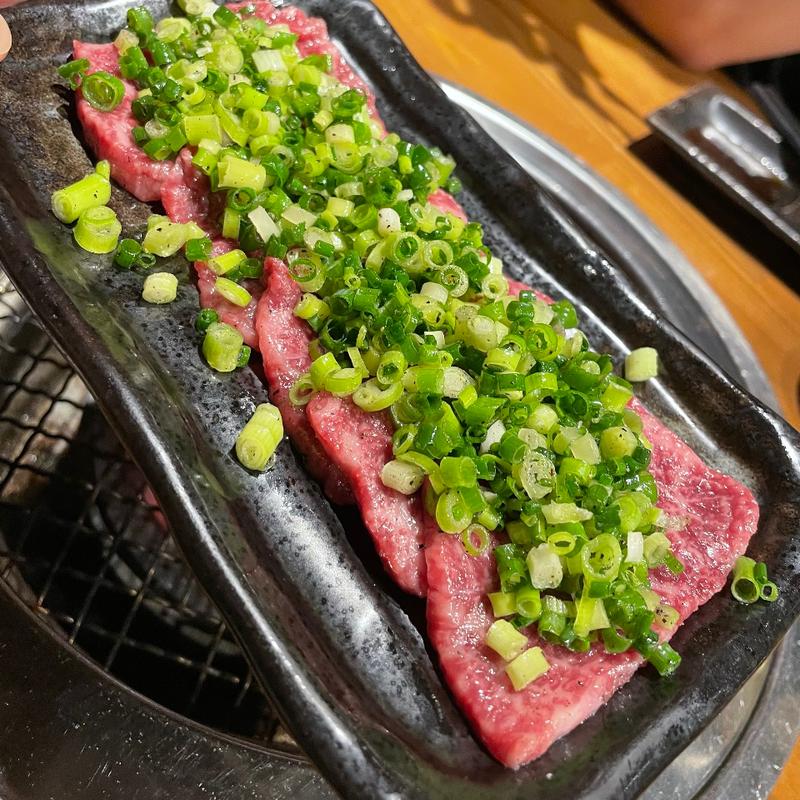 うちもものねぎ塩焼き(赤身焼肉のカリスマ 牛恋 新宿店)