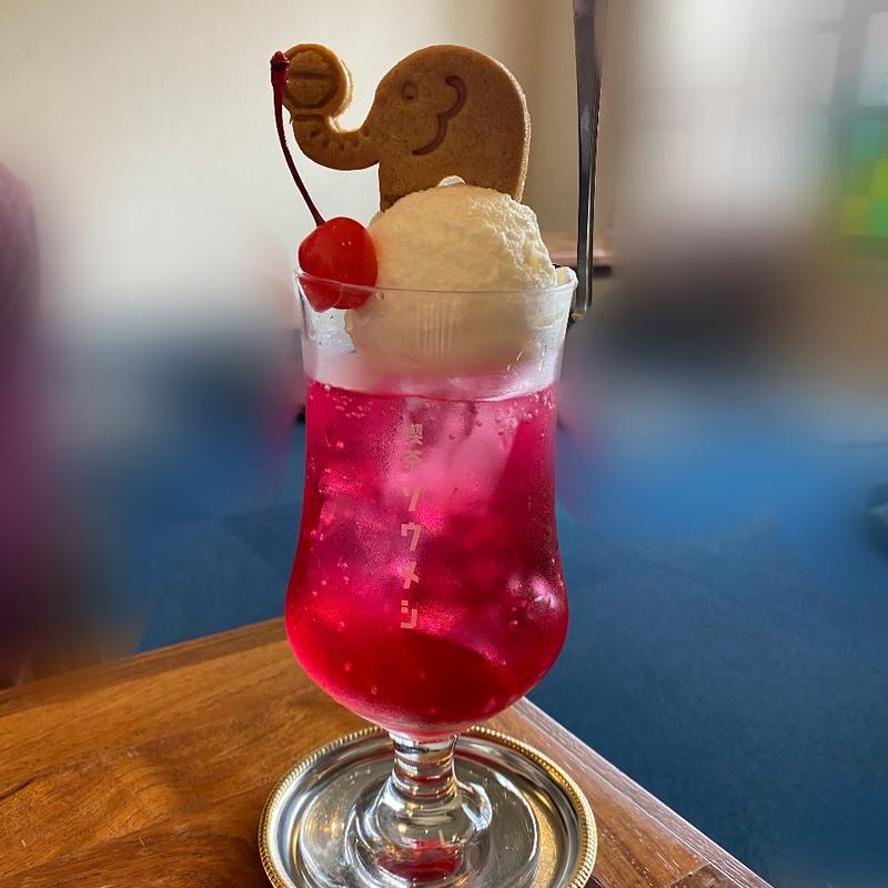 クリームソーダ（クッキー有）(喫茶ゾウメシ)