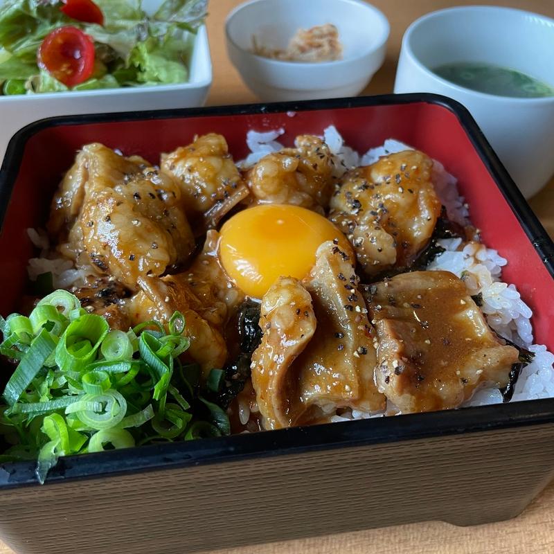牛ホルモン炭火焼き重(ひびの亭 中百舌鳥店 （ヒビノテイ）)