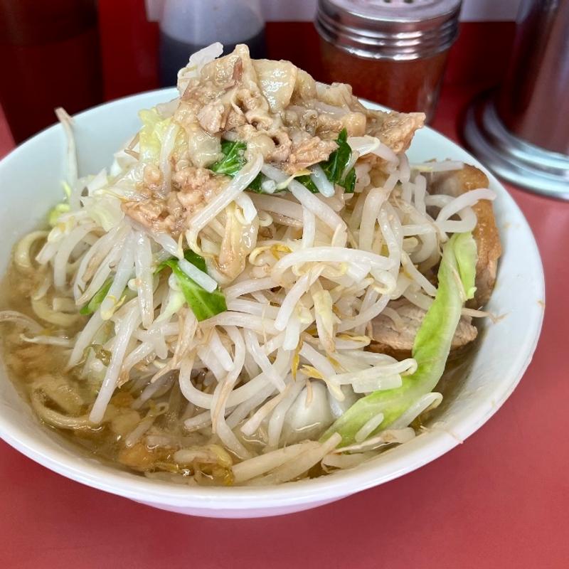 半分(ラーメン二郎 小岩店 （らーめんじろう）)