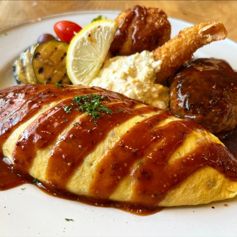 オムライス、ハンバーグ、エビフライ(まるさか洋食堂)