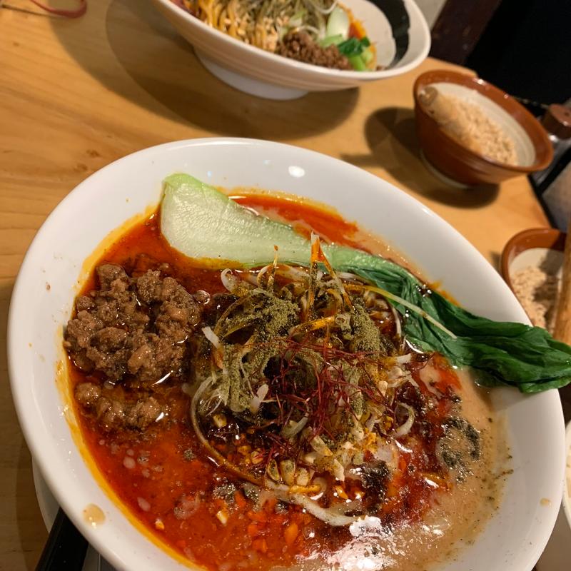 四川担担麺(赤い鯨 人形町店)