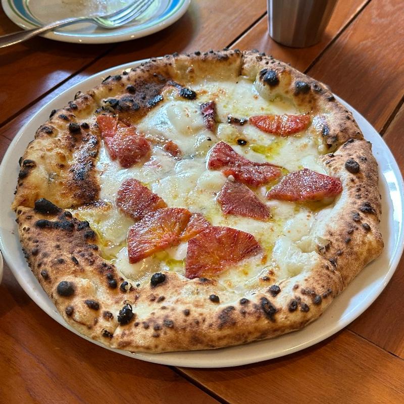 愛媛の柑橘とクアトロフォルマッジ(野生のピッツェリアSelvaggio)