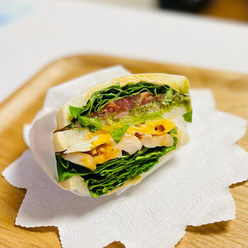 やわらか自家製鳥胸パストラミと濃厚オマールソースのクラブハウスサンド(サンドイッチのお店Merci吉祥寺店)