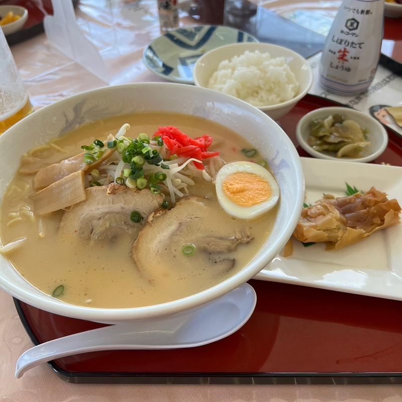 自家製チャーシューの豚骨ラーメン(渡良瀬カントリークラブ レストラン )