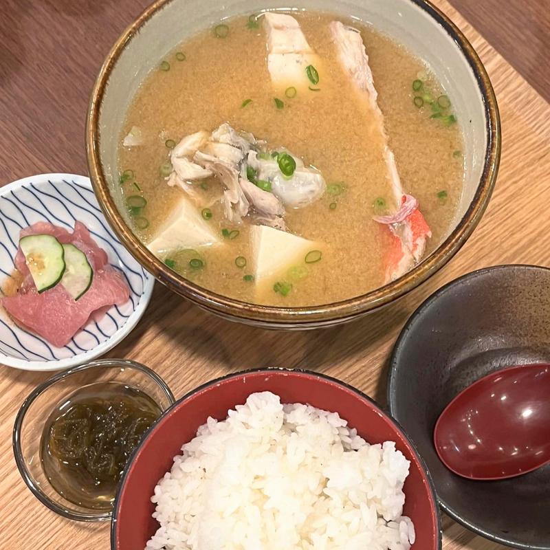 あら魚汁定食(お魚屋みーかがん)