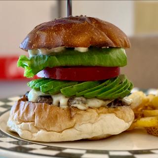 アボカドモッツァレラチーズバーガー(e-Burgers)
