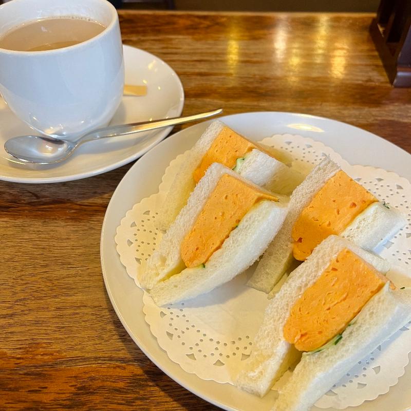 タマゴサンドとカフェオレ(喫茶チロル )