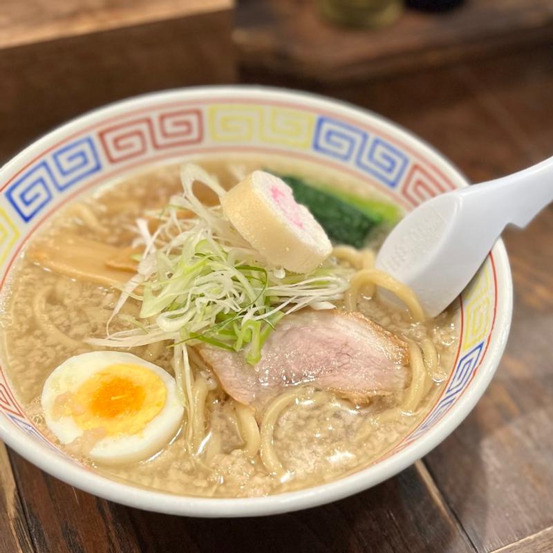 太麺背脂ラーメン(餃子と麺いせのじょう桑園高架下)